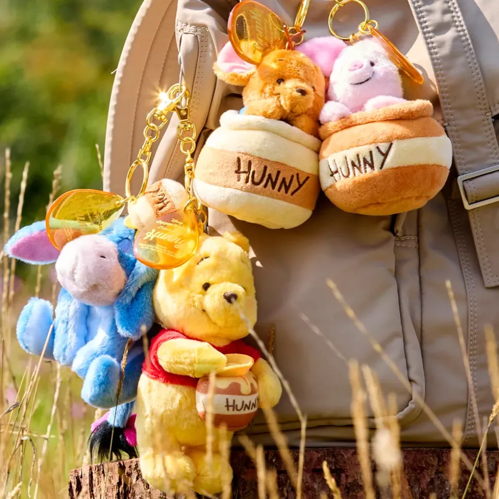 Disney Store Japon Porte-clés petite peluche Bourriquet avec pot de miel, Winnie l'Ourson, 16 cm