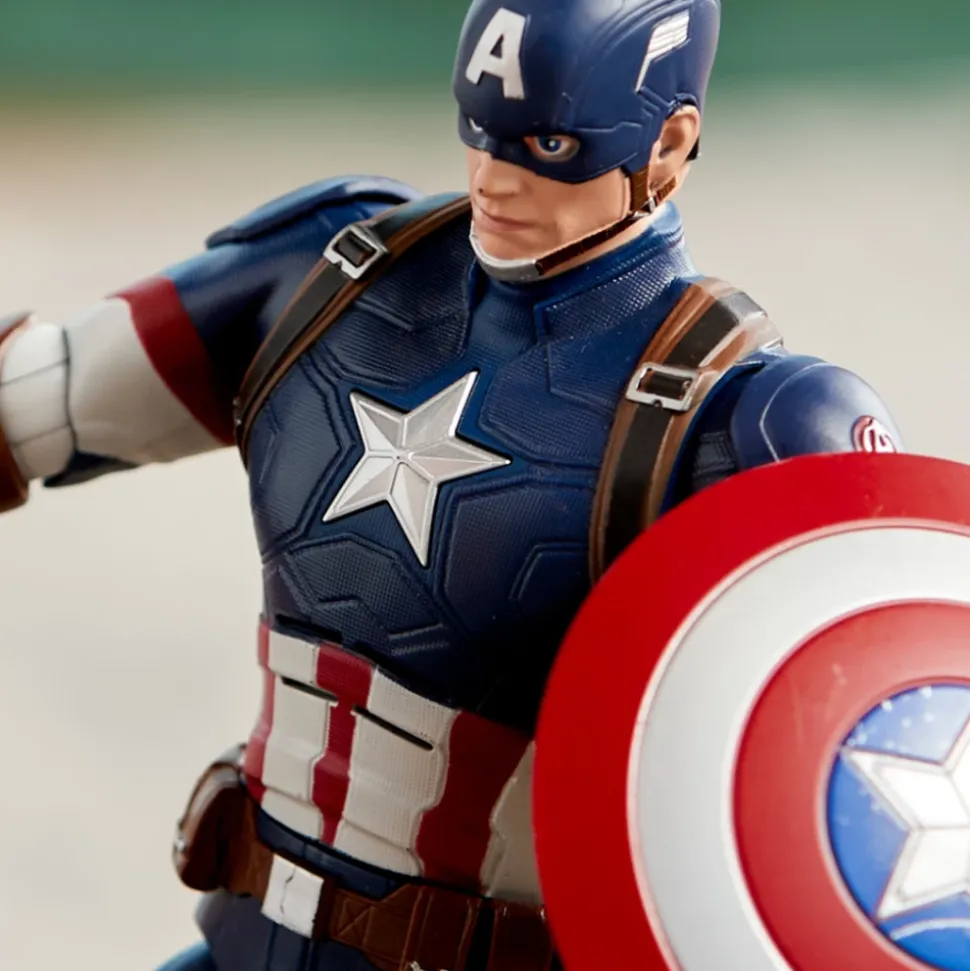 Figurine Captain America articulée et parlante - 25 cm