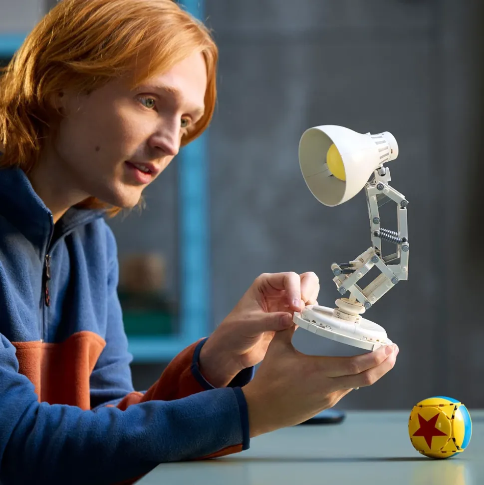 LEGO Ideas ǀ Disney Pixar Luxo Jr. 21357