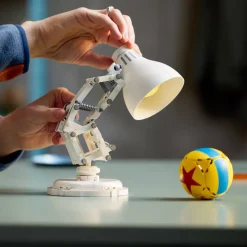 LEGO Ideas ǀ Disney Pixar Luxo Jr. 21357