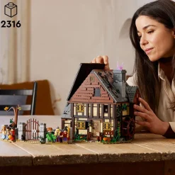 LEGO Ideas Hocus Pocus Disney : le manoir des sœurs Sanderson 21341