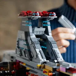 LEGO Le croiseur d’assaut de classe Venator de la République 75367